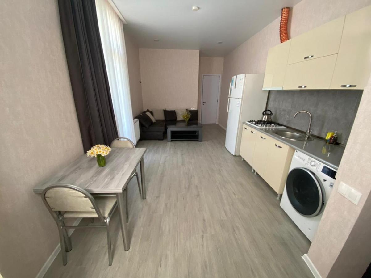Nikas Apartment With Balcony In Old Tbilisi Zewnętrze zdjęcie